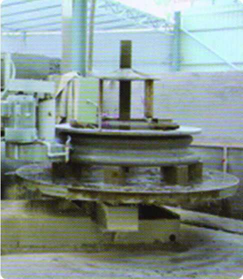 Hualong Stone Machinery Hocheffiziente CNC-Natursteinsäulen-Basis- / Kappenschneidemaschine für Ganite-Marmor HLZM-2500 